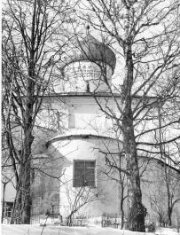 Восточный  фасад. Фото Скобельцына Б.С., 1982