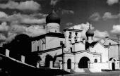 Церковь Варлаама Хутынского на "званице". XVI в. Вид с северо-запада.  Фото Б.Скобельцына. 1973 г.  г.Псков, ул.Л.Поземского,