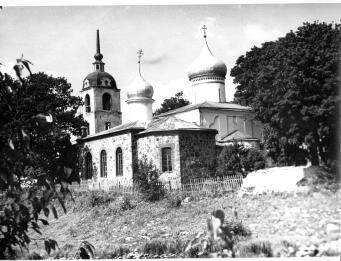 Вид с юго-восточной стороны. Фото Скобельцына Б.С.,1979
