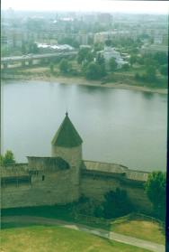 Псковский Кремль. Смердья башня. Фото А.Смирнова. 2001 г.