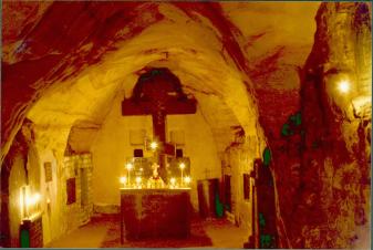 Псково-Печерский монастырь. Пещерная церковь. Фото 2001 г.  г.Печоры.
