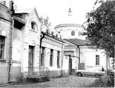Дом причта церкви Успения с Полонища. 1909 г. Фото 1991 г.  г.Псков, ул.Георгиевская, д.3.