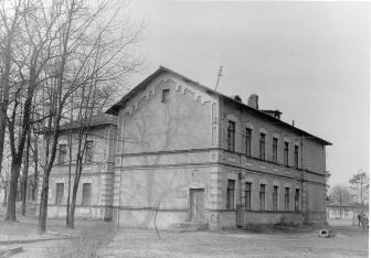 Училище сельскохозяйственное. Директорий. 1903-1908 гг. Общий вид с востока. Фото 1991 г.  г.Псков, Ленинградское шоссе, д.24\2.