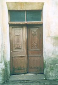 Фабрика канатная Г.Ю.Мейера. Около 1901 г. Дверь парадного входа. Фото Руденко О.В. 2001 г.  г.Псков, ул.Л.Поземского, д.22