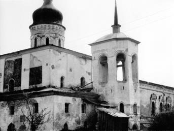 Вид  с северо-запада. Фото Скобельцына Б.С.,1978 г. До  реставрации.