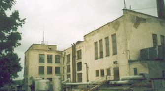 Южный  фасад.  Фото Руденко О.В.  2003 г