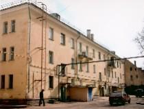 г.Псков, ул.Гоголя, д.6  Дом жилой. 1956 г.  Дворовый фасад. Вид с севера.  Фото 2006 г.