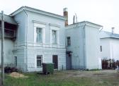 г.Псков, Кремль, 6.  Консистория. 1853 г.; 1871 г.  Дворовый фасад. Общий вид с севера.  Фото май 2007 г.