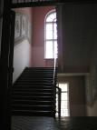 Фрагмент интерьера парадной лестницы. Площадка 2-го этажа.